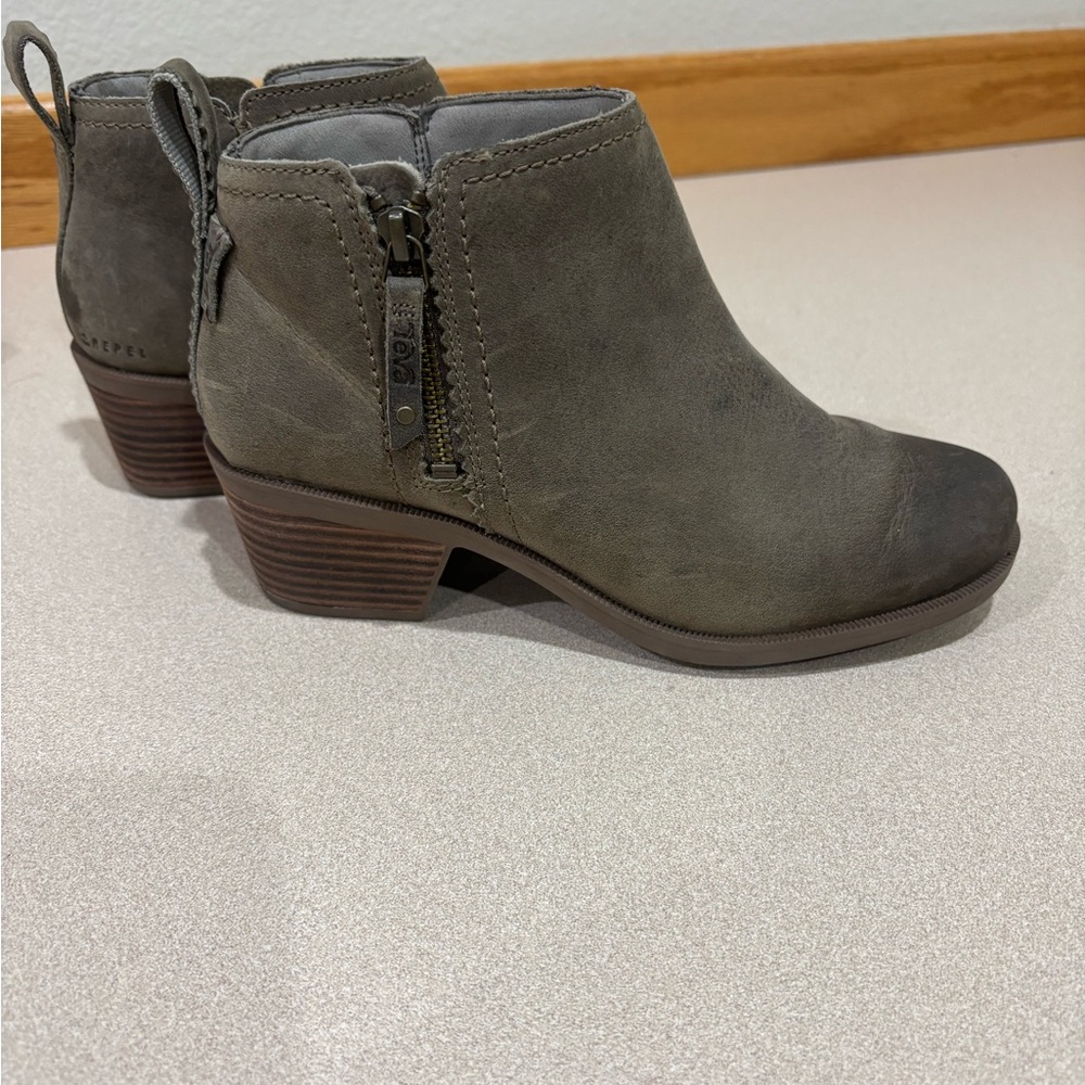 Teva Anaya Women's Ankle Boots